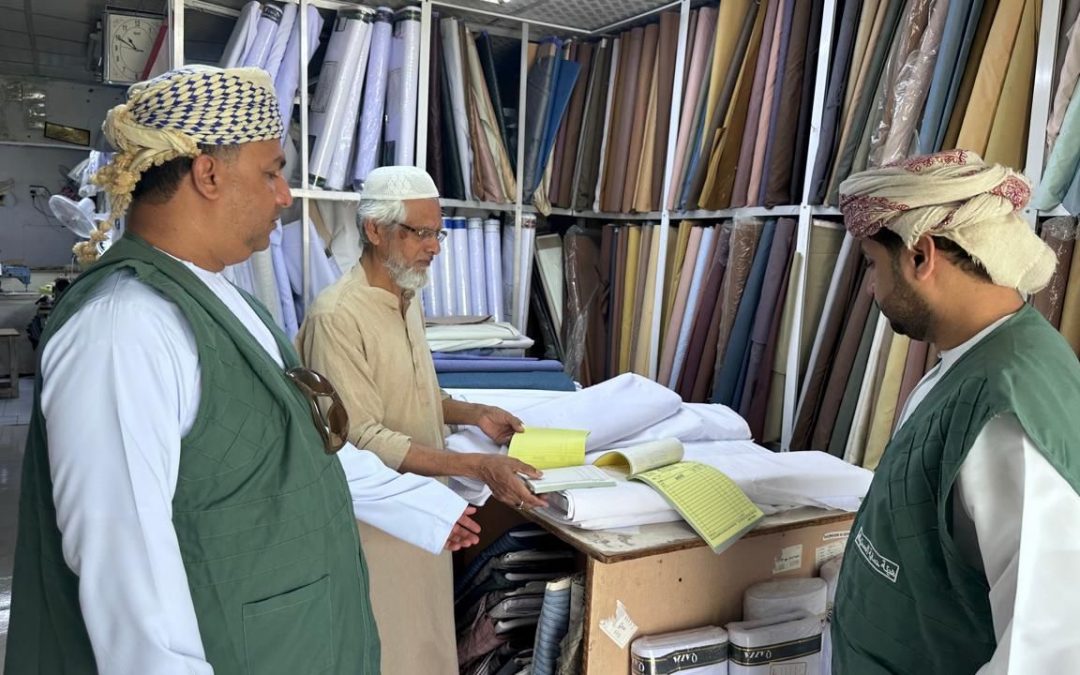 زيارات ميدانية لأسواق شمال الباطنة لضمان توفر السلع واستقرار الأسعار