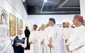 IMG_0029-300x188 افتتاح معرض الفنون التشكيلية "إبهار" بشمال الباطنة