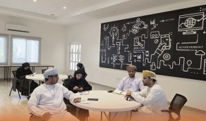 IMG_0627-300x176 جلسة حوارية لتطوير العمل الإعلامي بتقنية صحار