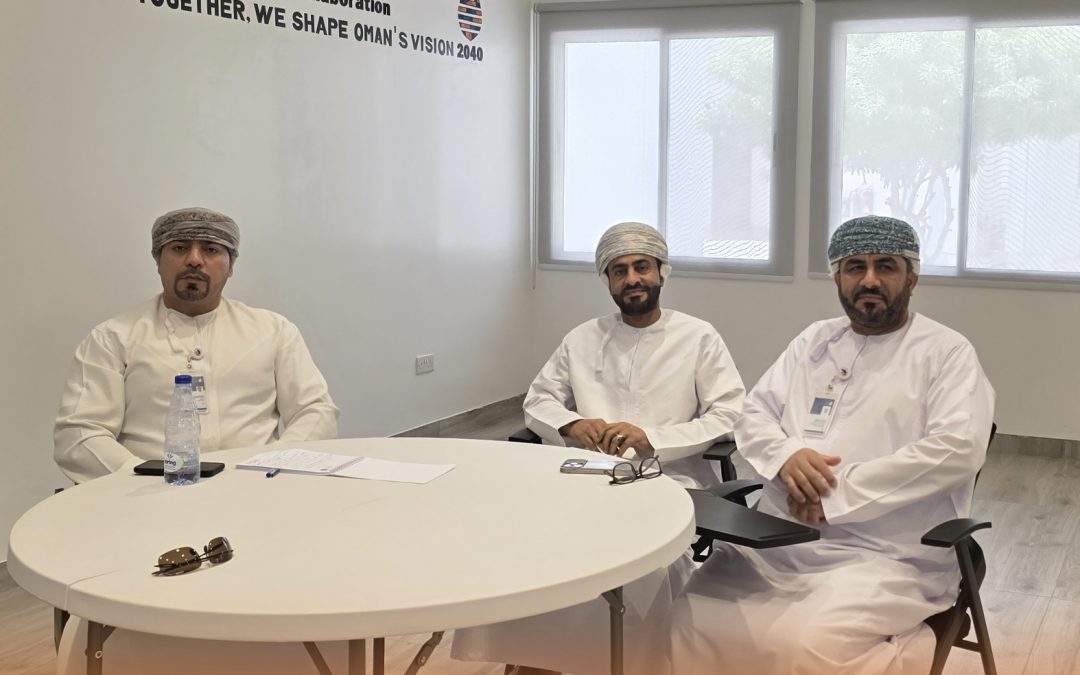 جلسة حوارية لتطوير العمل الإعلامي بتقنية صحار