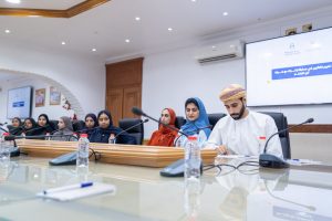 IMG_4453-300x200 محافظ شمال الباطنة يكرّم الفائزين في مسابقة “إشراك للتصميم”