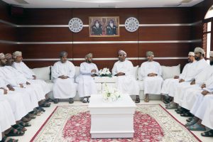 IMG_1475-300x200 وفد رجال الأعمال بمحافظة الوسطى يبحث فرص التعاون والاستثمار في شمال الباطنة